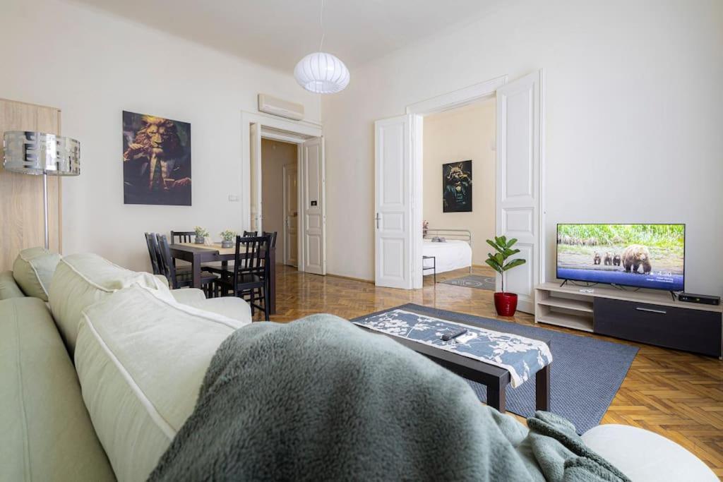 Gentleman Apartment Budapest Luaran gambar